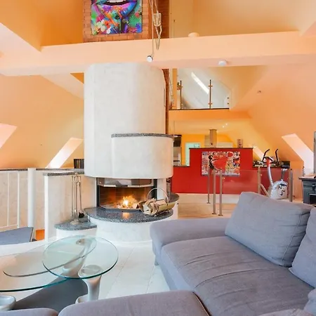 Sonnendurchflutetes 215qm Loft Fuer 6 Personen Apartment *