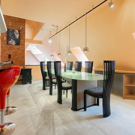 Apartmán Sonnendurchflutetes 215qm Loft Fuer 6 Personen *