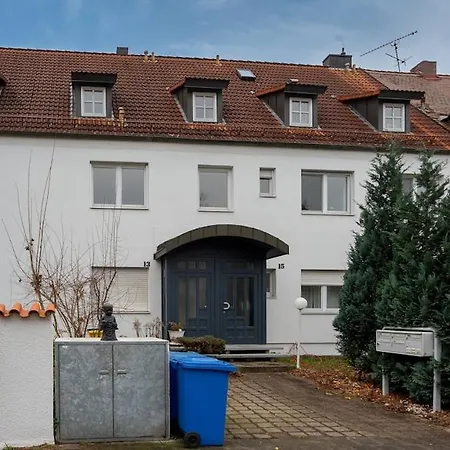 Sonnendurchflutetes 215qm Loft Fuer 6 Personen Apartmán Norimberk